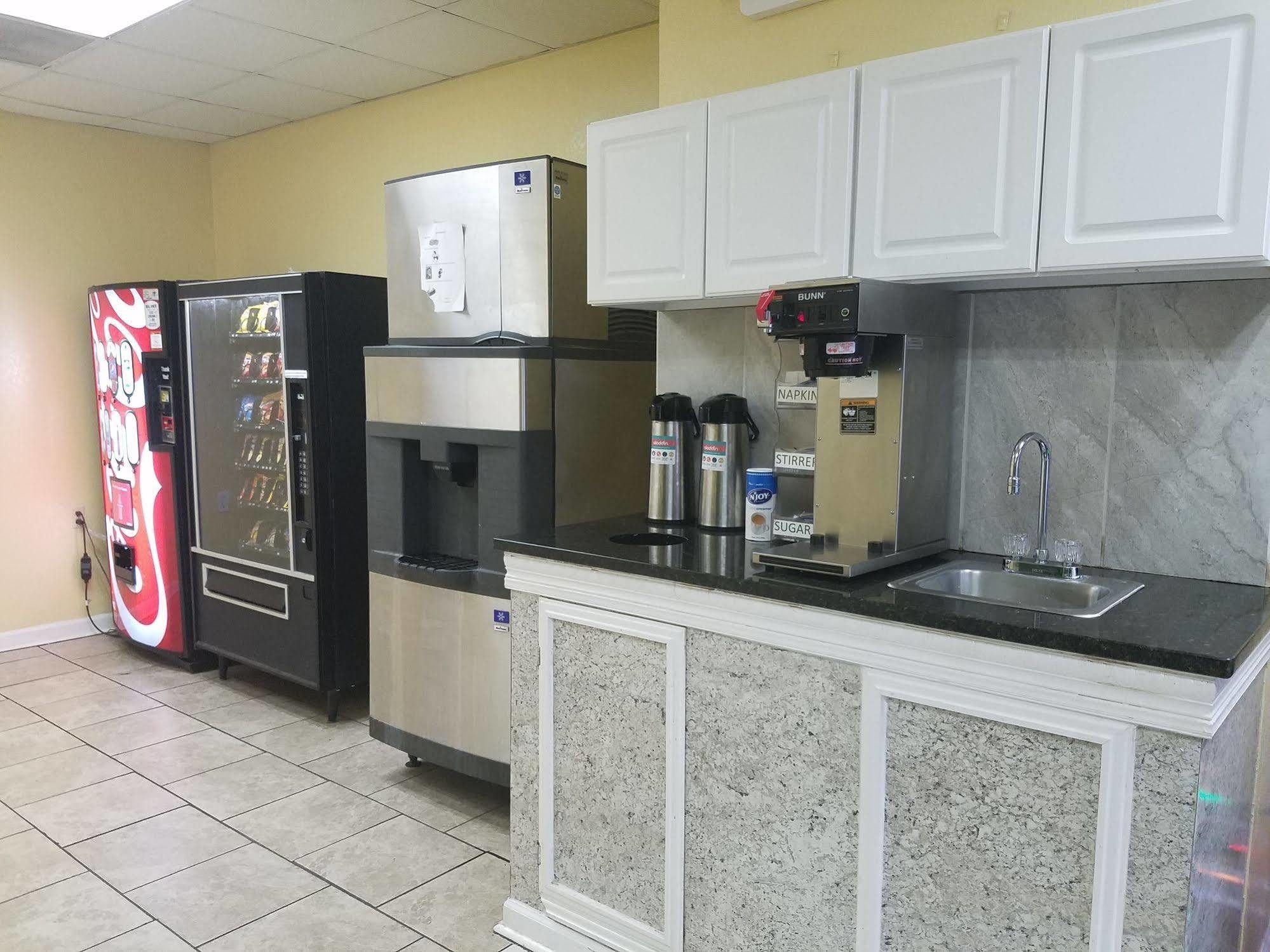 Cayce Masters Inn I-26 المظهر الخارجي الصورة